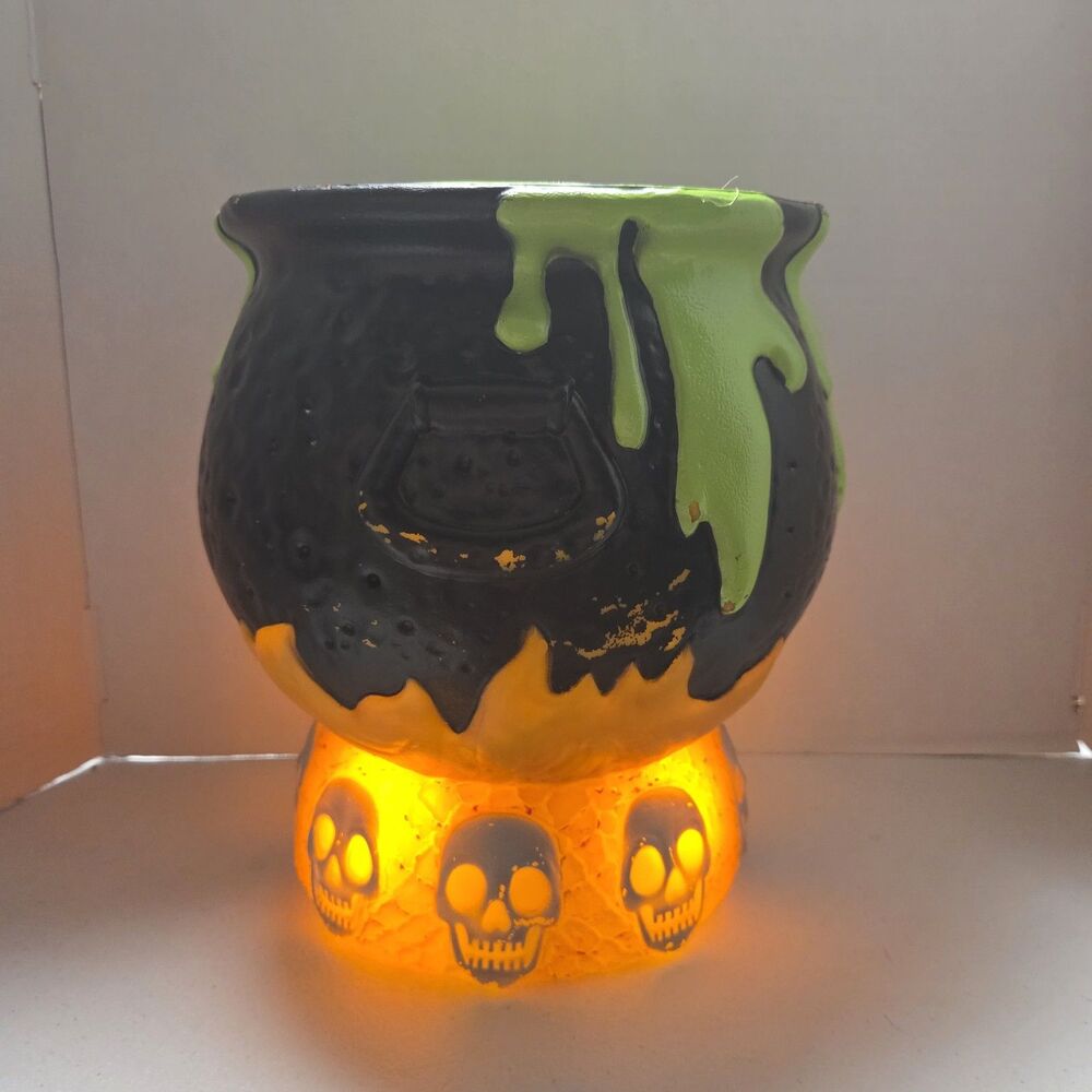 Hyde & Eek Halloween Sound Activated Cauldron Candy Bowl Light And Sound Works